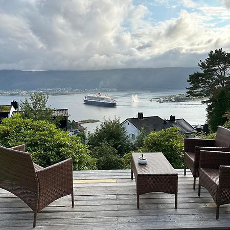 Great Place With View To The Mountains And Fjord Ålesund Exterior photo