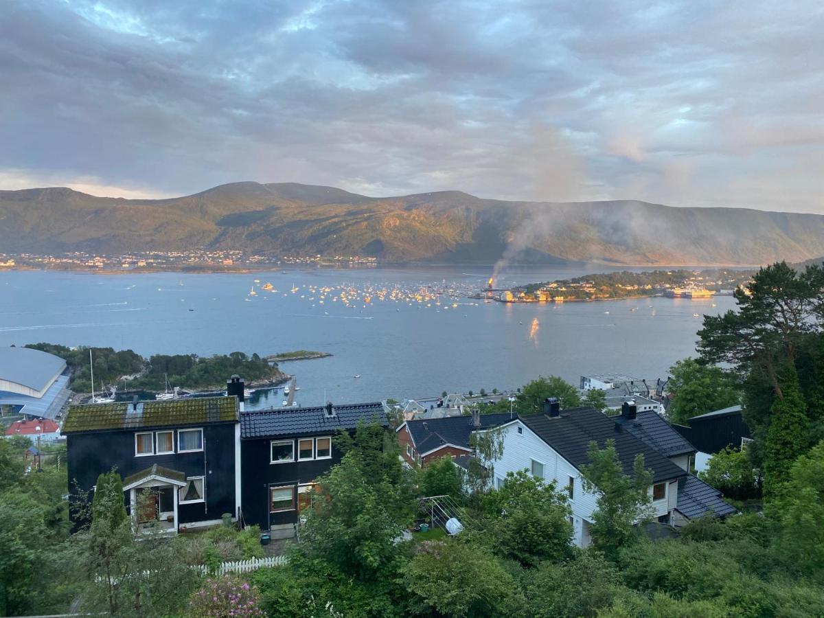 Great Place With View To The Mountains And Fjord Ålesund Exterior photo